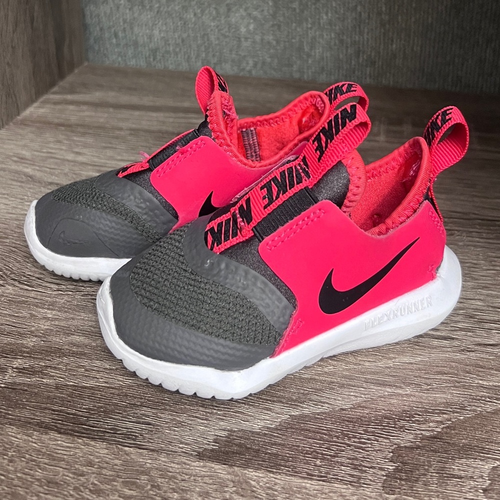 Nike flex 5c - excellent used condition, red and gray
